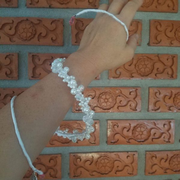 Pearl Headband: Bendable Headpiece for Bridal Parties and Casual Wear - Image 4